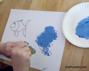 Sponge Painted Ocean Art For Kids – Craftulate