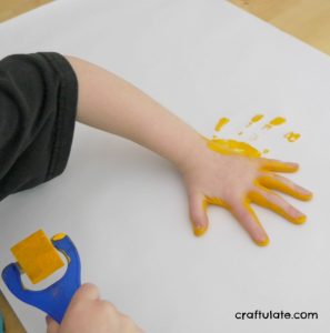 Handprint Flower Art – Craftulate