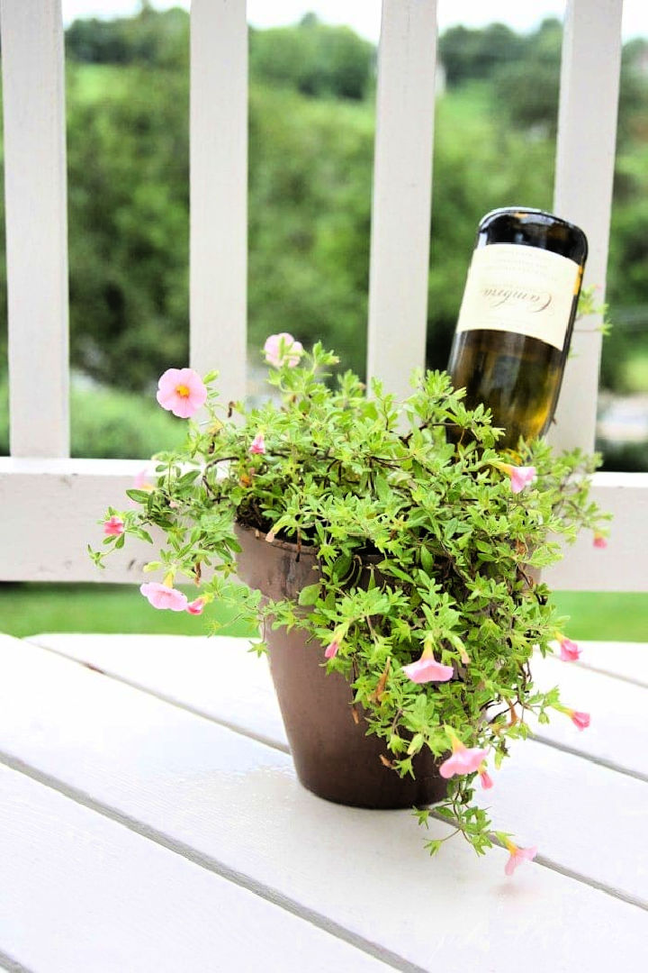 25 Easy DIY Wine Bottle Crafts and Upcycling Ideas